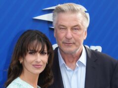 Hilaria Baldwin diz que ela e Alec Baldwin fazem terapia para casamento com diferença de idade Como Alec Baldwin se sente sobre a entrada da esposa Hilaria Baldwin no Dancing With the Stars, temporada 34 inline