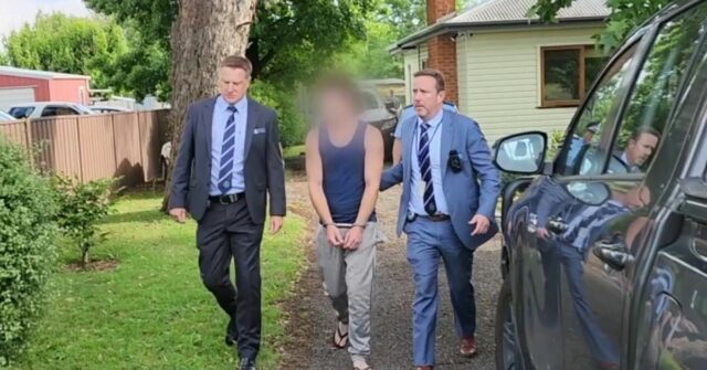 Homem acusado de assassinato após morte de idoso na região de NSW
