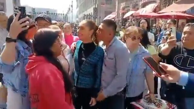 Homem bêbado apalpa presidente mexicano Homem bêbado apalpa presidente mexicano