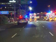 Homem morto e dois gravemente feridos em acidente na principal estrada de Sydney Homem morto e dois gravemente feridos em acidente na principal estrada de Sydney