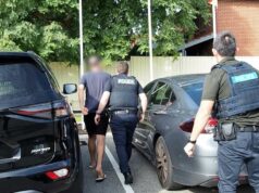 Homem preso por criar redes WiFi ‘gêmeas do mal’ em aeroportos australianos Homem de WA preso por roubar material íntimo e usar redes WiFi de ‘gêmeos do mal’