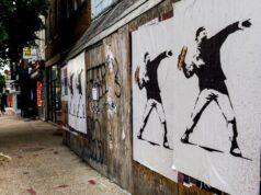 Homem que jogou sanduíche em agente federal em Washington é considerado inocente da acusação de agressão Homem que jogou sanduíche em agente federal em Washington é considerado inocente da acusação de agressão