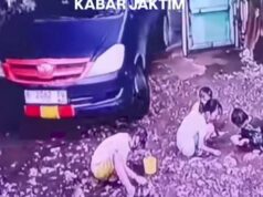 Horrorizado! Os segundos em que um carro atropelou um menino que brincava no leste de Jacarta, felizmente ele não morreu Horrorizado! Os segundos em que um carro atropelou um menino que brincava no leste de Jacarta, felizmente ele não morreu