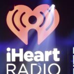 'Humano Garantido': a gigante do áudio iHeartMedia diz que pessoas reais, e não personalidades de IA, estão no controle