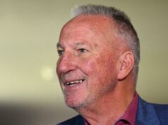 Ian Botham preocupado com os preparativos do Ashes da Inglaterra Ian Botham preocupado com os preparativos do Ashes da Inglaterra