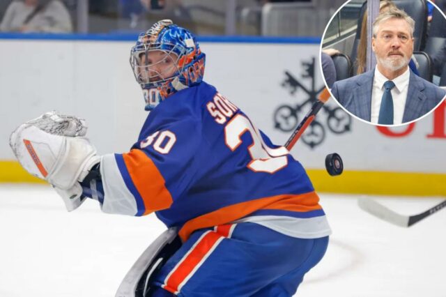 Ilya Sorokin pede conselhos a Patrick Roy enquanto as lutas Ilya Sorokin nº 30 do New York Islanders desvia o disco durante o segundo período, quando o New York Islanders jogou contra o San Jose Sharks na terça-feira, 21 de outubro de 2025, na UBS Arena em Elmont, NY.