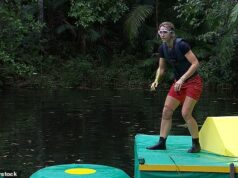 I’m A Celeb’s Vogue Williams sofre uma queda feia enquanto foge de uma enorme bola de demolição no último julgamento de Bushtucker A Vogue Williams sofreu uma queda feia ao enfrentar o último julgamento de Bushtucker em cenas que vão ao ar no episódio de sábado de I'm A Celebrity