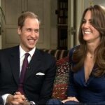 Enquanto a dupla se preparava para compartilhar detalhes sobre as notícias do noivado com Tom Bradby, imagens dos bastidores capturaram o momento em que William disse à sua ansiosa noiva para 'respirar' antes de Kate responder com humor: 'Não sou muito bom nisso!'