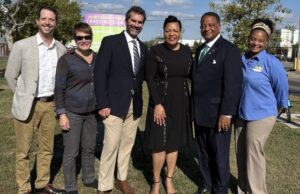 Inauguração da fita do Projeto de Melhoria de Pedestres da Broad Street de Nova Orleans Inauguração da fita do Projeto de Melhoria de Pedestres da Broad Street de Nova Orleans