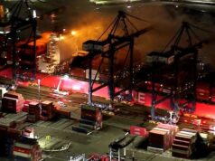 Incêndio no porto de Los Angeles: queimaduras em navio porta-contêineres transportando materiais perigosos Incêndio no porto de Los Angeles: queimaduras em navio porta-contêineres transportando materiais perigosos