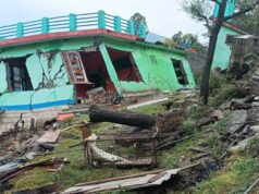 Índia quer que COP30 se concentre na adaptação climática, mas esgota fundos próprios Apenas algumas pedras de casa e vestígios de lama permanecem após o afundamento de terras no distrito de Reasi