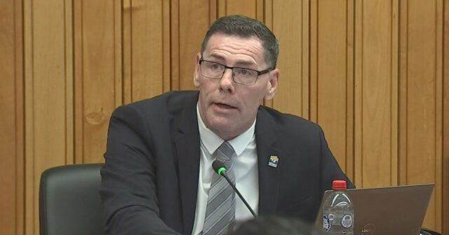 O prefeito de Townsville, Troy Thompson, fala para A Current Affair.