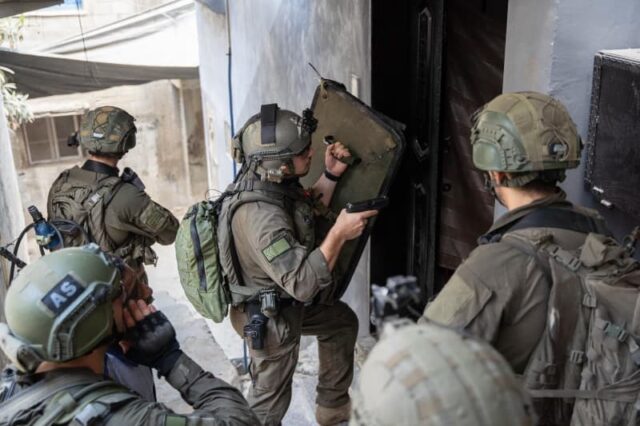 Israel frustra ataques iminentes da Cisjordânia, 40 terroristas de Belém A IDF opera na Cisjordânia, 23 de fevereiro de 2025. (crédito: UNIDADE DE PORTA-Voz da IDF)