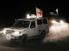 Israel recebe o que o Hamas diz serem restos mortais de mais 3 reféns falecidos de Gaza Yahoo news home