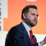 JD Vance envia mensagem para a base MAGA em guerra de Trump