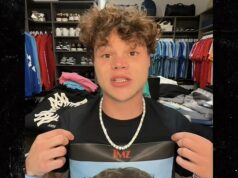 Jack Doherty se salva, camisa esportiva TMZ Mugshot Jack Doherty fora da prisão 1