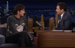 Jacob Elordi explica por que a rotina de maquiagem de 11 horas para ‘Frankenstein’ foi ‘a quantidade perfeita de tempo’ | Vídeo Jogar