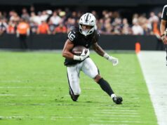 Jaguars adquirindo Jakobi Meyers dos Raiders após lesão de Travis Hunter no prazo de negociação da NFL O wide receiver do Las Vegas Raiders, Jakobi Meyers (16), correu com o futebol durante o segundo tempo contra o Chicago Bears.