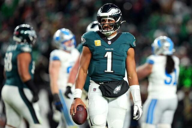 Jalen Hurts, dos Eagles, estreia par de 'My Cause, My Jenn McGraw