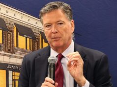 James Comey espera que Trump ‘virá atrás de mim novamente’ depois que juiz federal rejeita acusação James Comey espera que Trump 'virá atrás de mim novamente' depois que juiz federal rejeita acusação