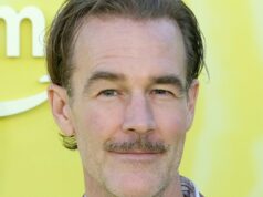James Van Der Beek leiloando recordações de ‘Dawson’s Creek’ para arrecadar dinheiro para honorários médicos em meio à batalha contra o câncer James Van Der Beek leiloando recordações de 'Dawson's Creek' para arrecadar dinheiro para honorários médicos em meio à batalha contra o câncer