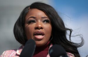 Jasmine Crockett diz que uma pessoa fez ‘ameaças de supremacia branca’ em seu escritório Jasmine Crockett diz que uma pessoa fez 'ameaças de supremacia branca' em seu escritório