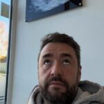 Jason Manford, 44, sugere que sua esposa Lucy Dyke está esperando seu SÉTIMO filho em uma postagem enigmática - dois anos depois de revelar que foi submetido a uma vasectomia