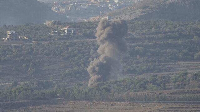 Jatos israelenses bombardeiam aldeias em todo o Líbano apesar do cessar-fogo
