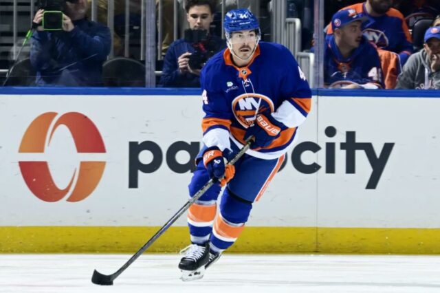 Jean-Gabriel Pageau, dos Islanders, provavelmente retornará de uma lesão na Espera-se que Jean-Gabriel Pageau retorne de uma lesão na parte superior do corpo antes do Natal, de acordo com o GM Mathieu Darche dos Islanders.