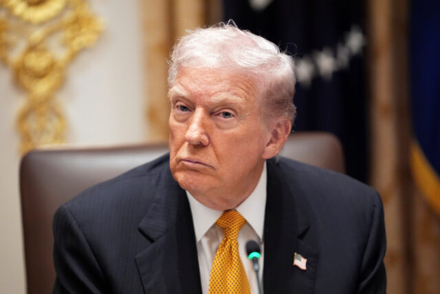 Desenho animado de Clay Bennett