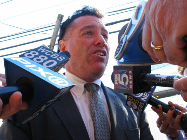 Vídeo de novembro de 1992, mostrando Donald Trump socializando com Jeffrey Epstein em Mar-A-Lago.