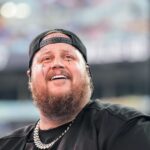 Jelly Roll choca os fãs com outra selfie sem barba após a transformação para perda de peso