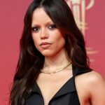Jenna Ortega diz que é 'muito fácil ficar aterrorizado' com a IA: 'Parece que abrimos a caixa de Pandora', mas 'há certas coisas que simplesmente não é capaz de recriar'