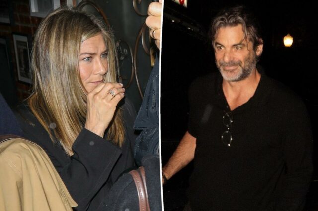 Jennifer Aniston e o namorado Jim Curtis saem para um Jennifer Aniston e o namorado Jim Curtis saem para um encontro duplo com amigos em Los Angeles