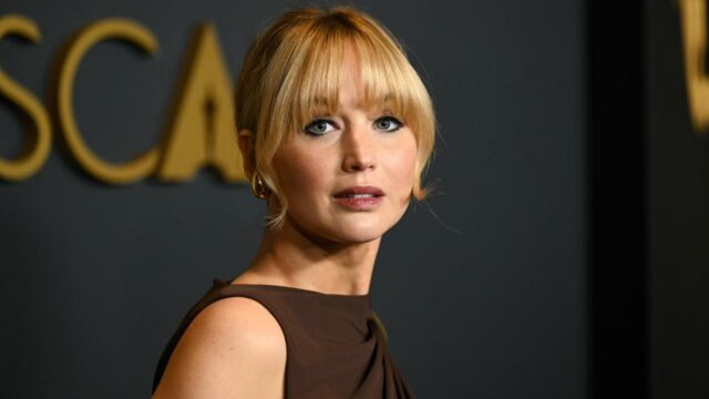 Jennifer Lawrence diz: 'Eu realmente não sei se deveria' falar mais sobre Trump e política: estou apenas adicionando 'combustível a um incêndio que está destruindo o país'
