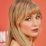 Jennifer Lawrence diz que as diretoras tendem a não 'dirigir demais' como os homens: alguns diretores do sexo masculino 'precisam sentir constantemente' que estão no controle