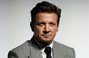 Jeremy Renner nega alegações de assédio do diretor de cinema: ‘Totalmente impreciso e falso’ Jeremy Renner nega alegações de assédio do diretor de cinema: ‘Totalmente impreciso e falso’