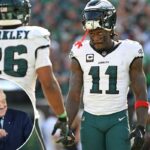 O proprietário do Dallas Cowboys, Jerry Jones, falando antes do jogo contra o Arizona Cardinals no AT&T Stadium.