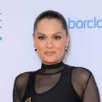 GettyImages-2220317304 atualização de hospitalização de jessie j em meio ao diagnóstico de câncer