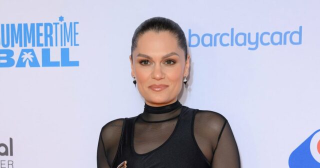 GettyImages-2220317304 atualização de hospitalização de jessie j em meio ao diagnóstico de câncer