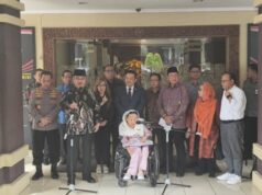 Jimly revela notas picantes de Sinta Wahid Cs para a Polícia Nacional, contém… Jimly revela notas picantes de Sinta Wahid Cs para a Polícia Nacional, contém...