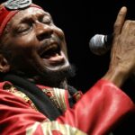Jimmy Cliff, lenda do reggae e ator conhecido por 'The Harder They Come', morre aos 81 anos
