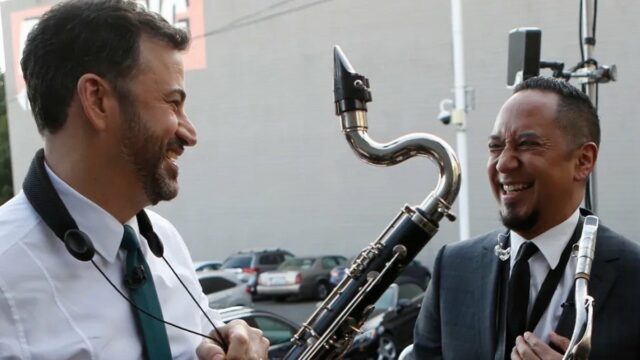 Jimmy Kimmel lança 2 arrecadações de fundos em homenagem ao Jimmy Kimmel lança 2 arrecadações de fundos em homenagem ao falecido líder da banda e melhor amigo