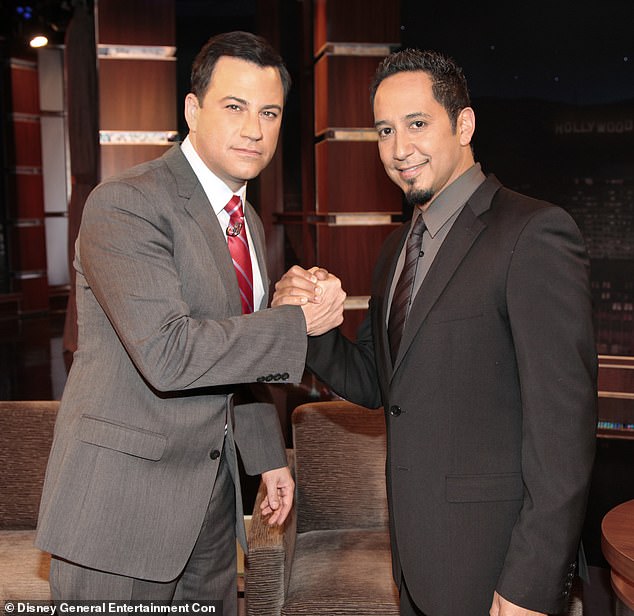 Jimmy Kimmel perde 'grande amigo' quando o líder da banda Jimmy Kimmel anunciou a morte de seu amigo de infância e Jimmy Kimmel Live! líder da banda, Cleto Escobedo III, no Instagram