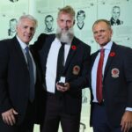 Joe Thornton, entre risos e lágrimas, junta-se aos imortais do hóquei no Hall da Fama