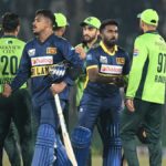 Jogadores de críquete do Sri Lanka deixam o Paquistão após explosão de bomba em Islamabad