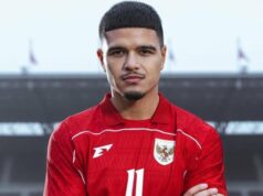 Jogadores indonésios destroem clube de elite belga, Ragnar Oratmangoen é a causa da demissão do técnico da Antuérpia Jogadores indonésios destroem clube de elite belga, Ragnar Oratmangoen é a causa da demissão do técnico da Antuérpia