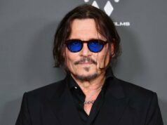 Johnny Depp provoca como planeja fazer de Ebenezer Scrooge seu: ‘Um ângulo diferente sobre ele’ Johnny Depp provoca como planeja fazer de Ebenezer Scrooge seu: 'Um ângulo diferente sobre ele'