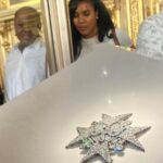 Uma foto da Interpol das joias roubadas do Louvre no assalto de 19 de outubro.