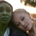 Jon M. Chu se recusou a mostrar aos executivos do estúdio a cena final de ‘Wicked: For Good’ e não tem ideia do que Ariana Grande sussurrou no ouvido de Cynthia Erivo